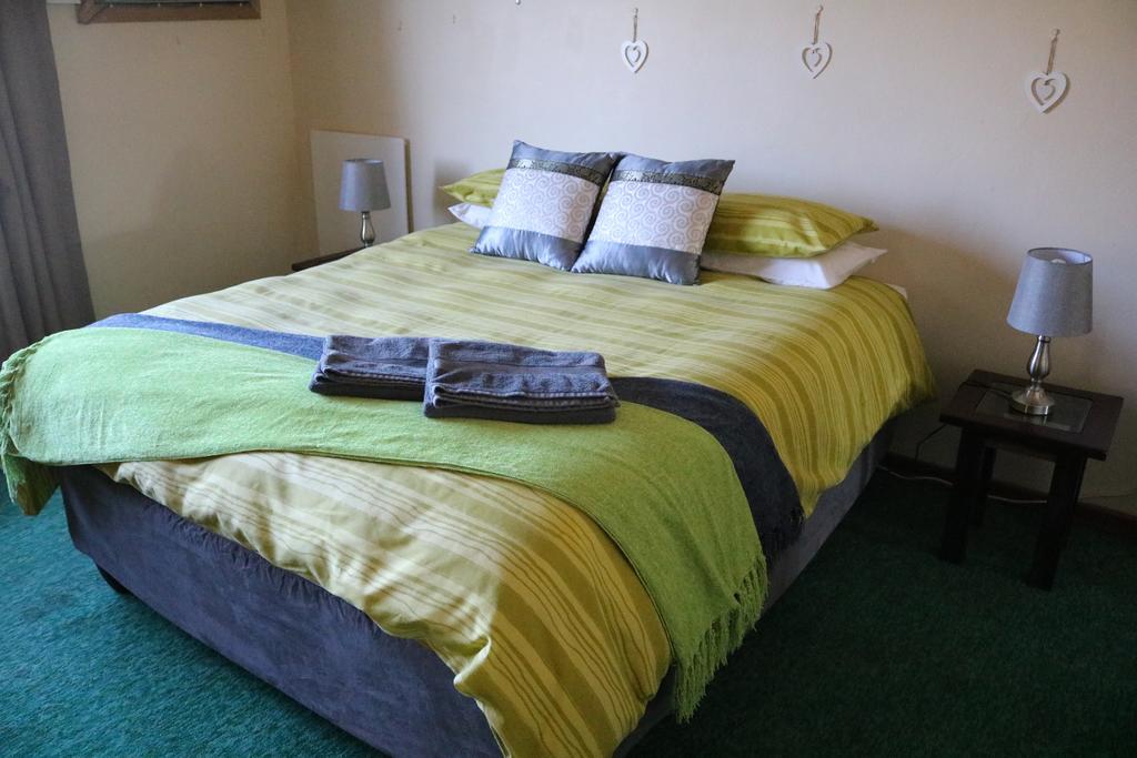 Grysbok Self Catering Accommodation Oudtshoorn Dış mekan fotoğraf
